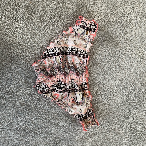 Victoria Secret The Ruffle Cheeky - Picture 3 of 6